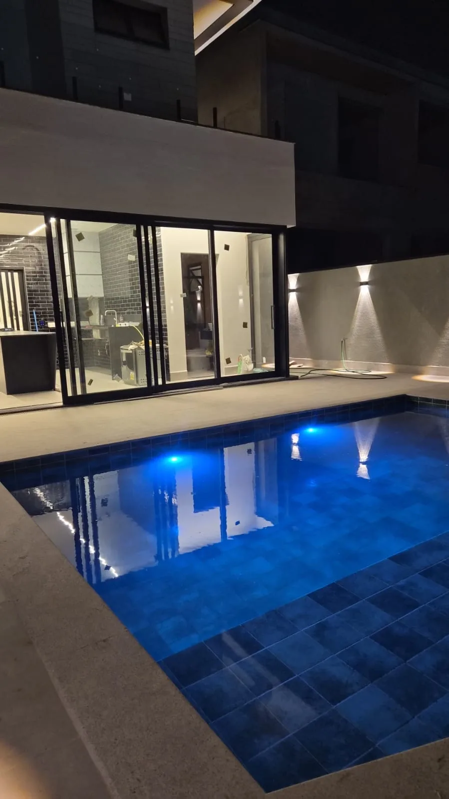 Casa com piscina com 3 suítes em condomínio em Indaiatuba - foto 2