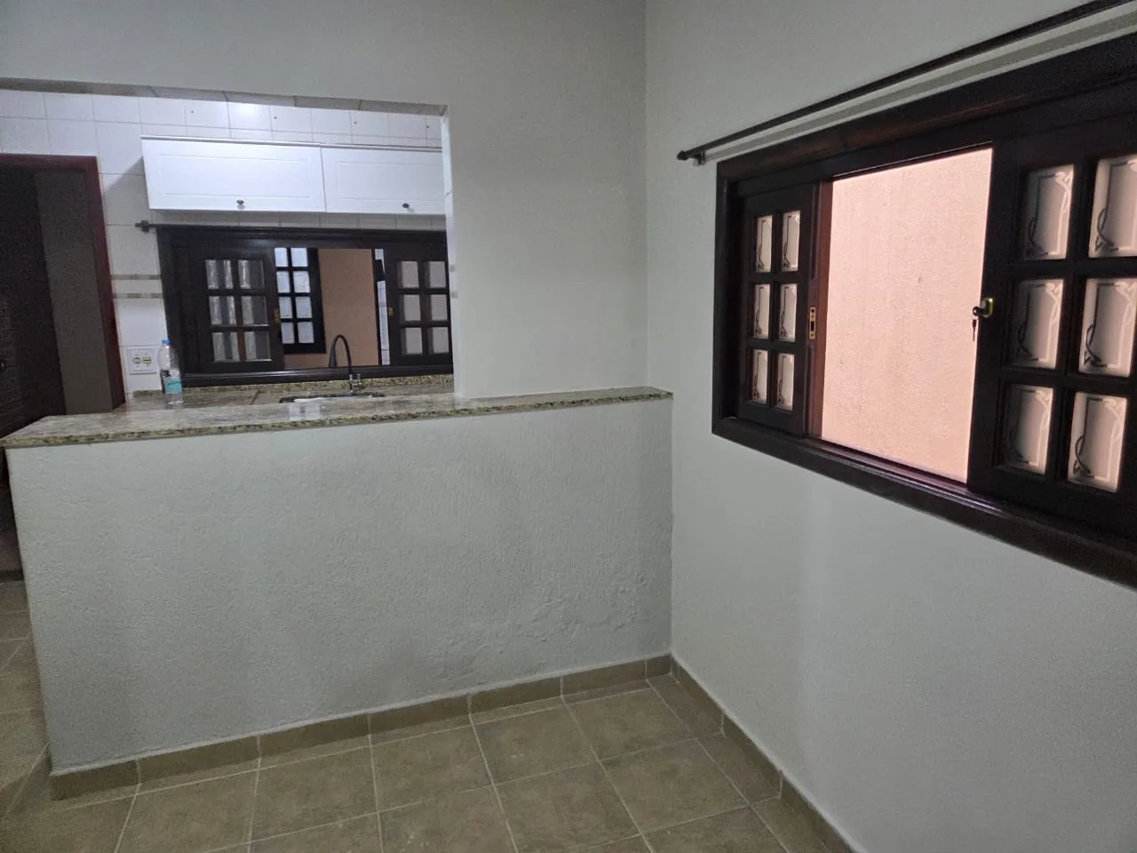Casa tipo sobrado com 3 quartos, 1 suíte com 195 metros quadrados